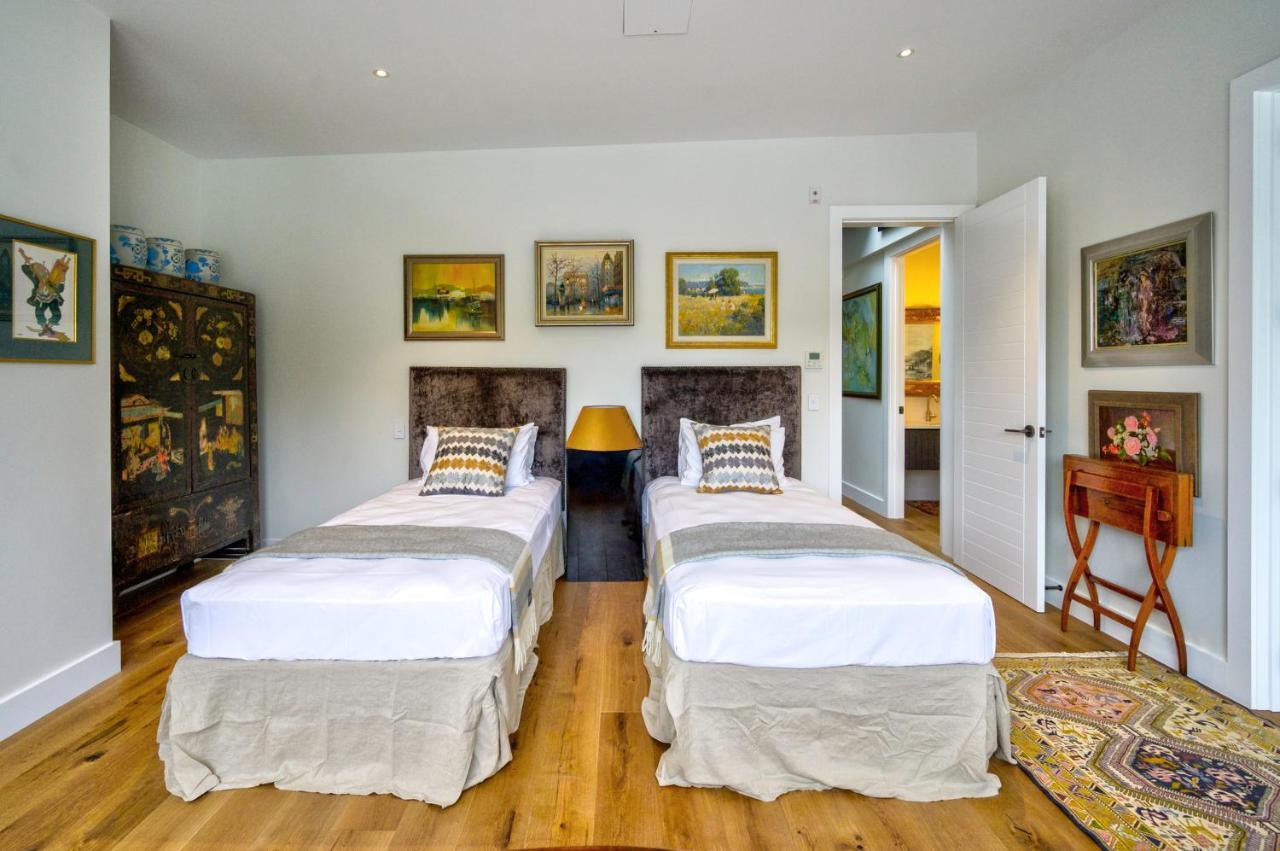 The Address Napier Villa Bagian luar foto
